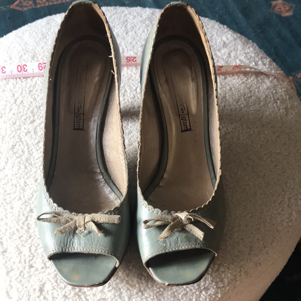 Italian leather peep toe heels w wood stacked heel blue gray size 38 EUC Anthro